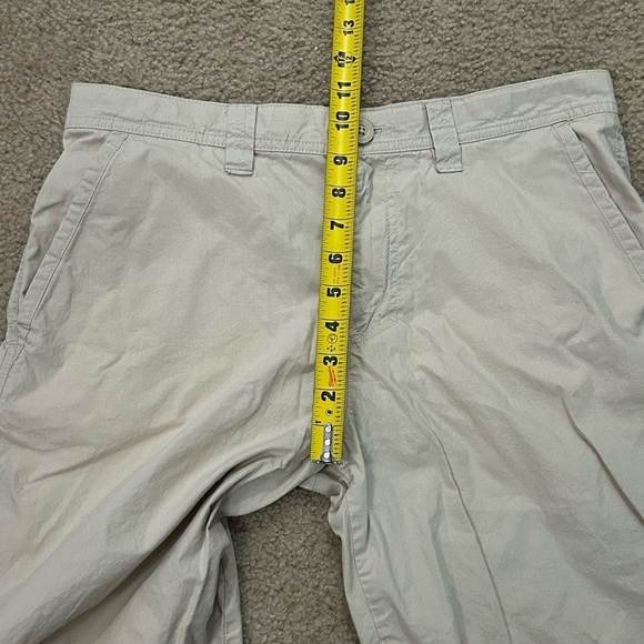 Columbia Men’s 32x10 Beige Washed Out Shorts - Picture 8 of 9